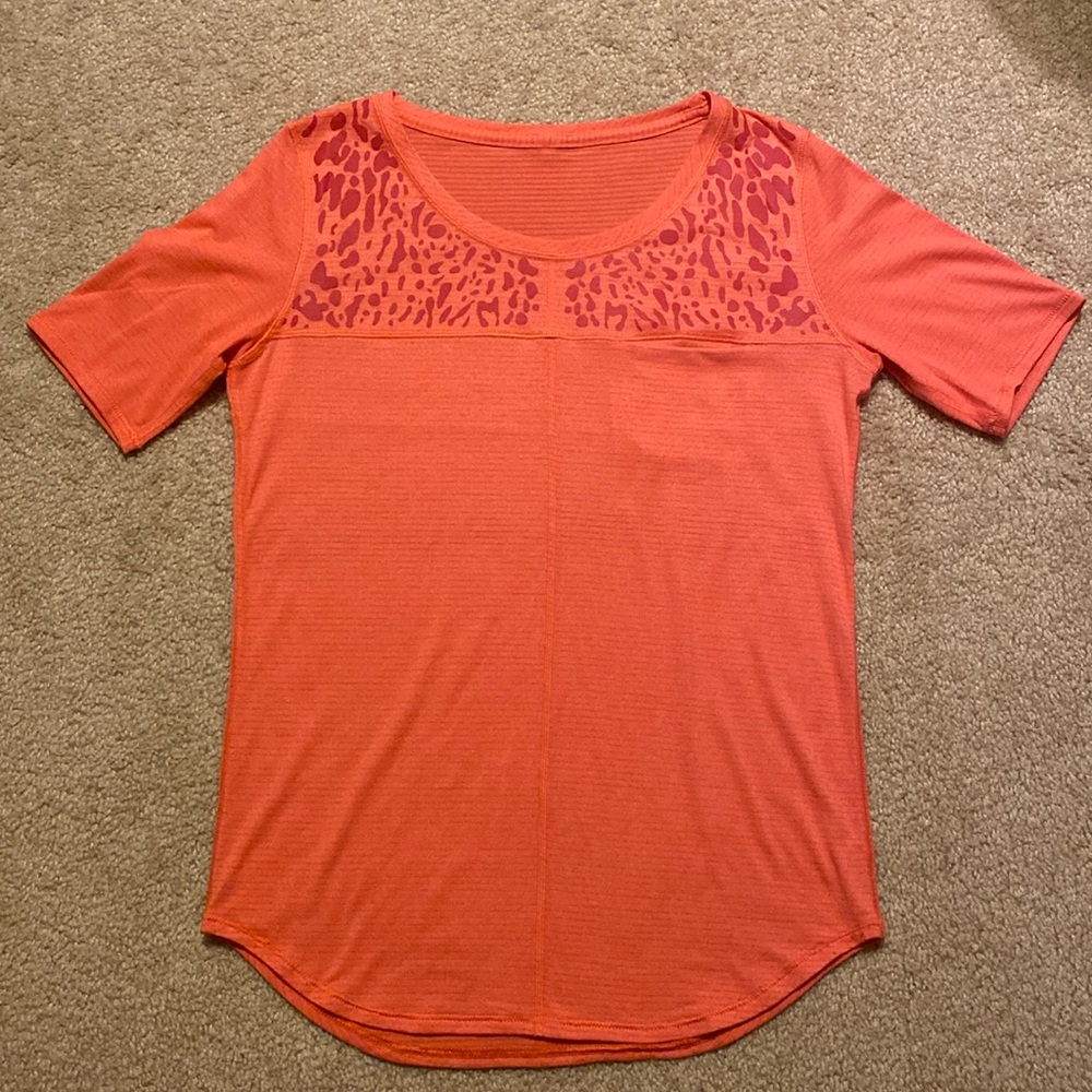 Lululemon coral tee - size 6